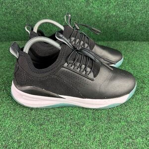 Clove Nursing Shoes Classic Sneakers Size 8 CL0028 Black Shoes